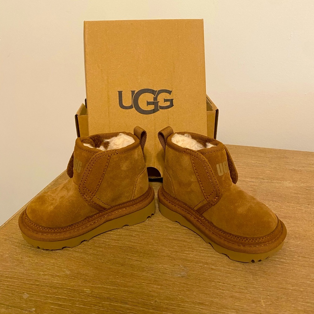 Toddler's UGG Neumel EZ-Fit: Size 6T